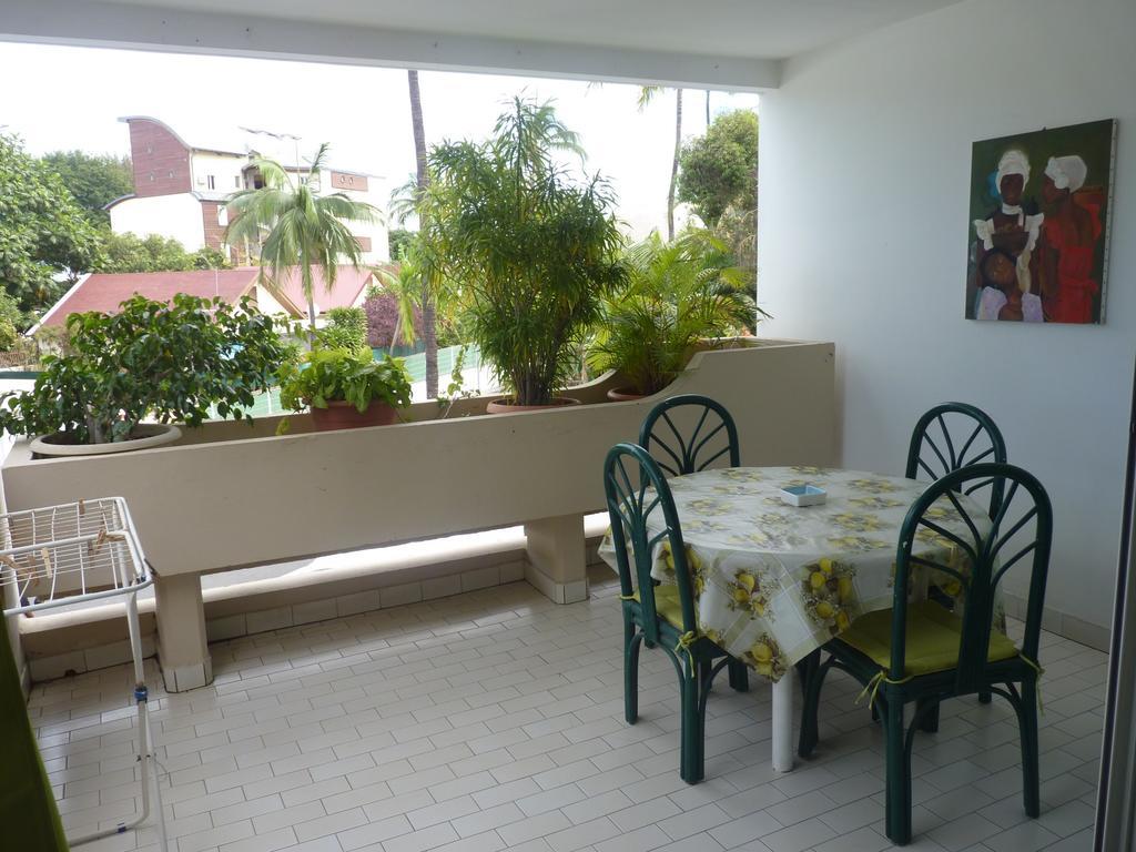 Au Meuble Des Roches Daire Saint-Gilles-les Bains Dış mekan fotoğraf
