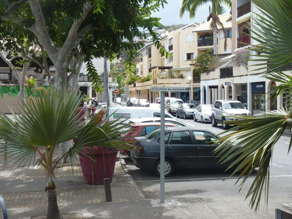 Au Meuble Des Roches Daire Saint-Gilles-les Bains Dış mekan fotoğraf